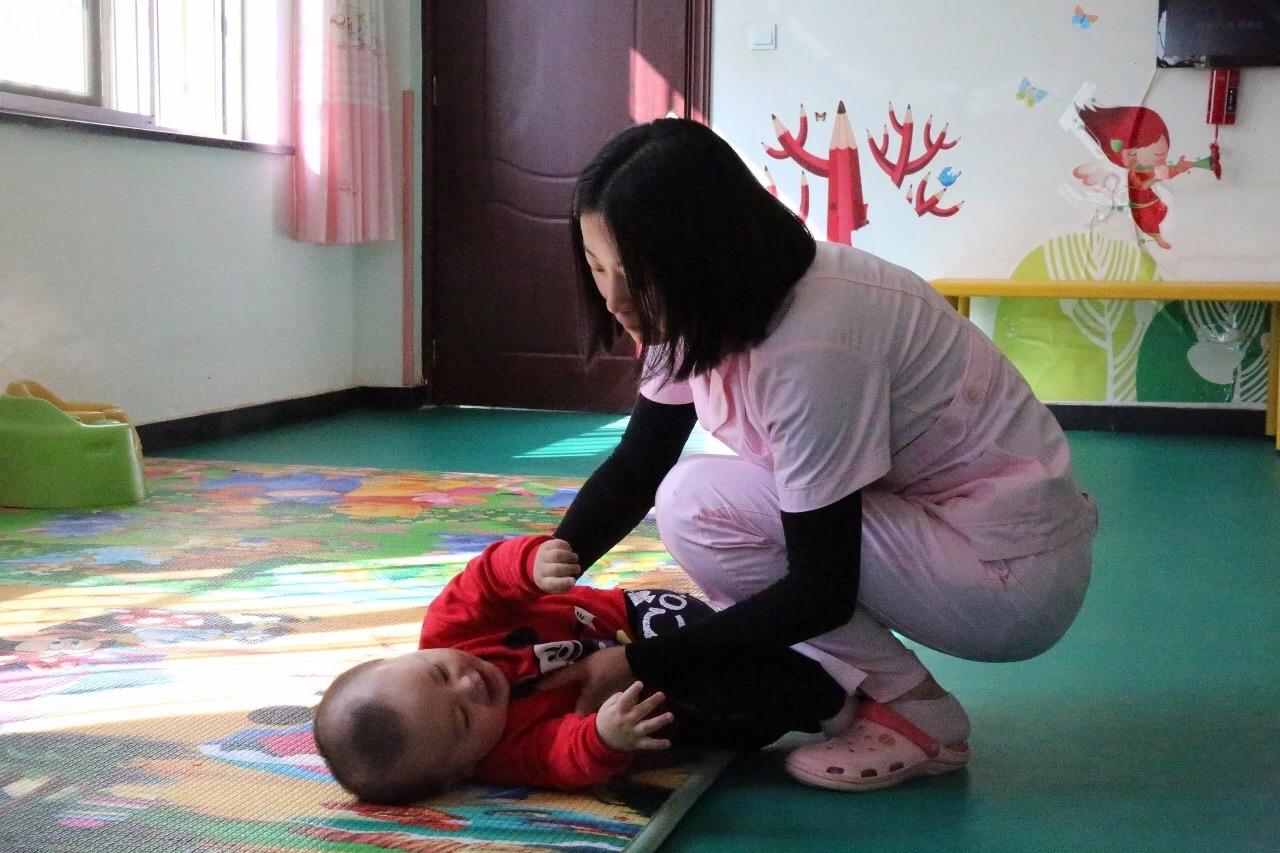 以愛之名，90后女孩重回福利院
