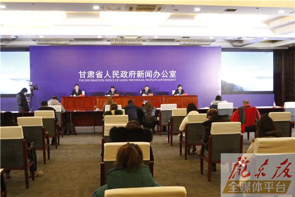 慶陽市8個縣（區(qū)）、570個貧困村、14.99萬戶61.05萬貧困人口全部脫貧