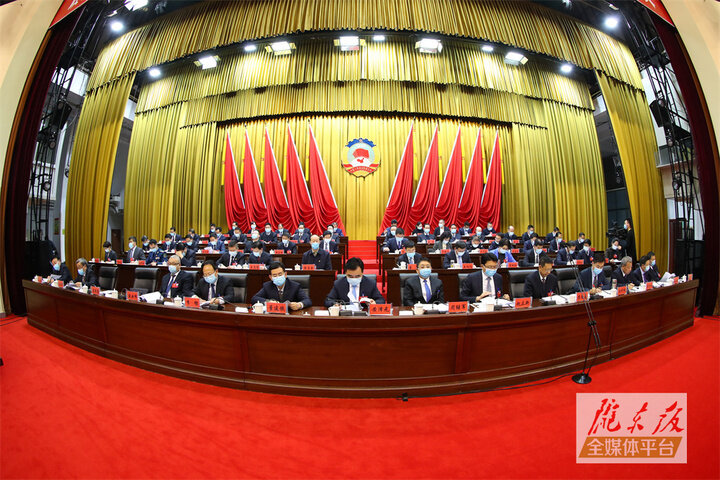 【市兩會視頻海報】努力開創(chuàng)新時代慶陽政協(xié)工作新局面，為推動慶陽老區(qū)全面振興作出新的更大貢獻(xiàn)！