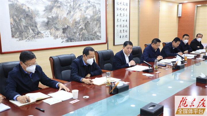 慶陽(yáng)市政府征求市政協(xié)和政協(xié)委員對(duì)《政府工作報(bào)告（征求意見(jiàn)稿）》的意見(jiàn)建議