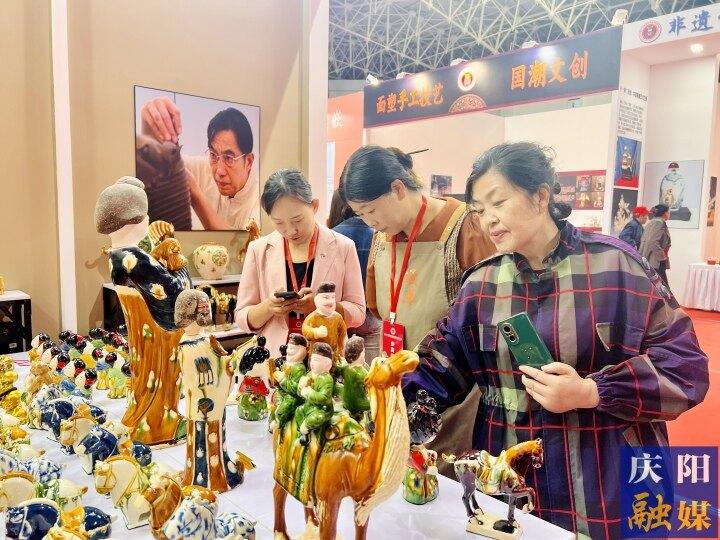 香包牽線聚人氣！第十八屆慶陽香包民俗文化節(jié)旅游綜合收入6100萬元