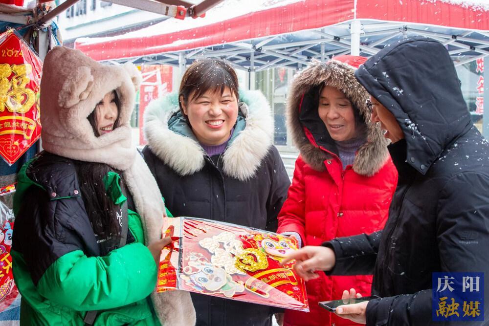 【攝影報(bào)道】趕年集，備年貨，歡天喜地過大年