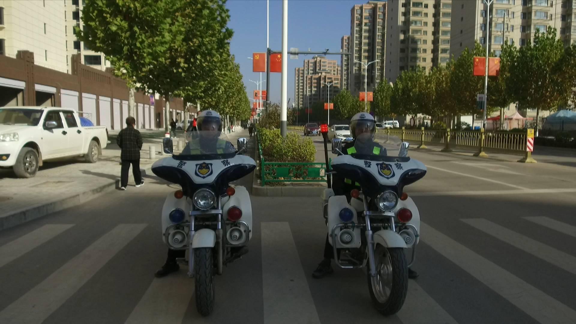 合水縣公安局交警大隊(duì)開(kāi)展校園周邊接送學(xué)生車(chē)輛專項(xiàng)整治行動(dòng)