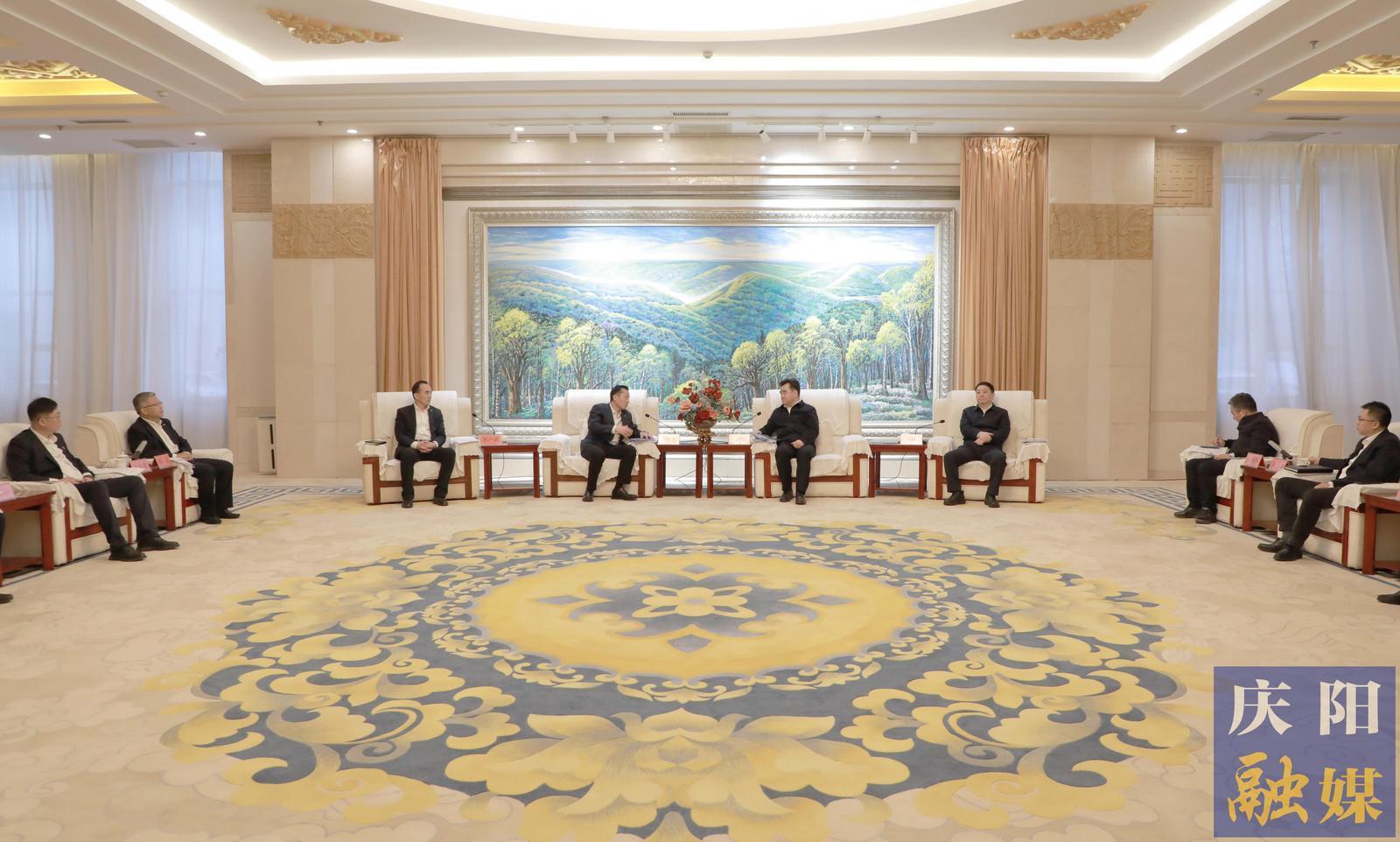 黃澤元周繼軍與中國鐵塔甘肅省分公司黨委書記、總經(jīng)理戴海兵一行座談