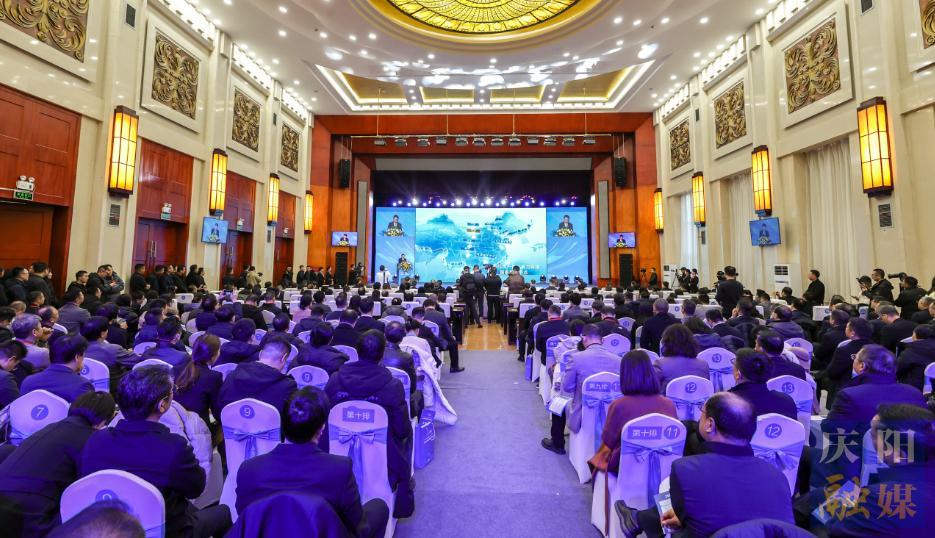 揮楫揚帆再啟征程 數(shù)據(jù)之輪砥礪遠行——2024中國算谷數(shù)字產(chǎn)業(yè)發(fā)展大會側(cè)記
