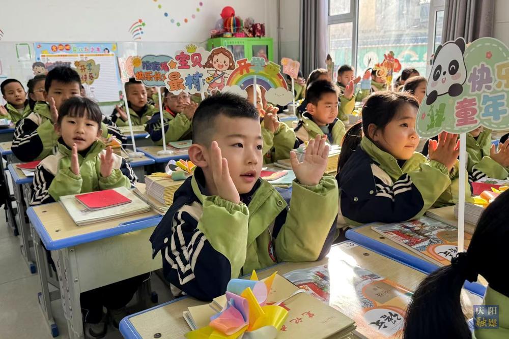 【攝影報道】開啟新學(xué)期  翻開學(xué)習(xí)新一頁