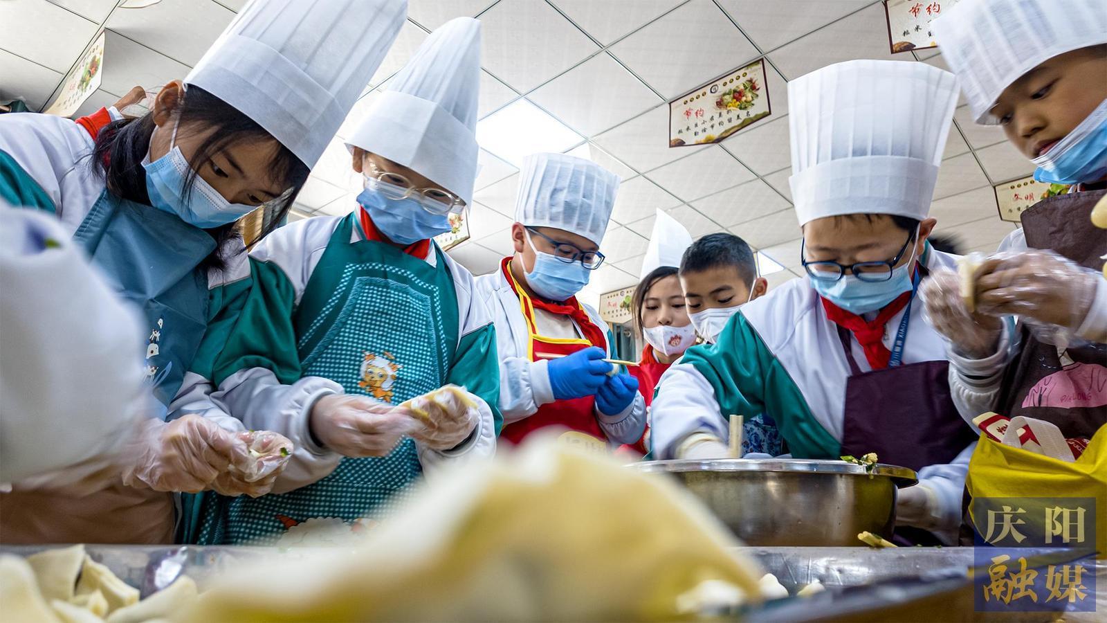 【圖說慶陽】長慶小學：廚房課堂打造素質(zhì)教育新“食”尚