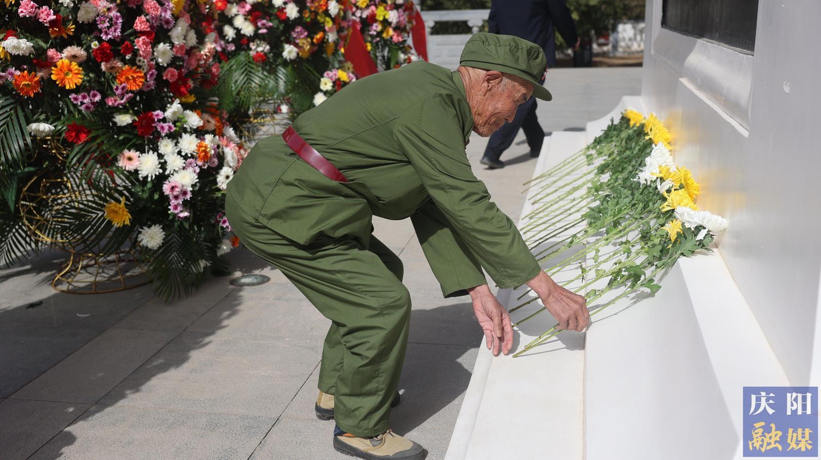 【攝影專(zhuān)題】慶陽(yáng)：清明祭英烈  傳承愛(ài)國(guó)情