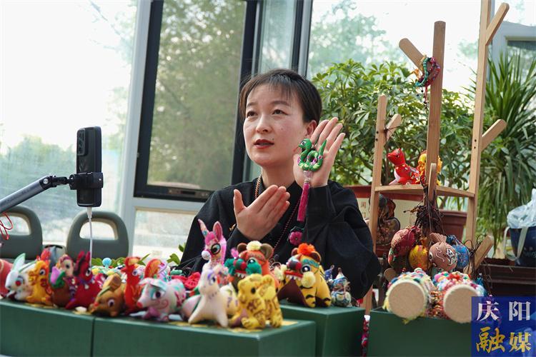 ?【2025慶陽(yáng)市農(nóng)文旅融合發(fā)展百千萬(wàn)工程探訪(fǎng)記】“義渠村”非遺田園綜合體游記